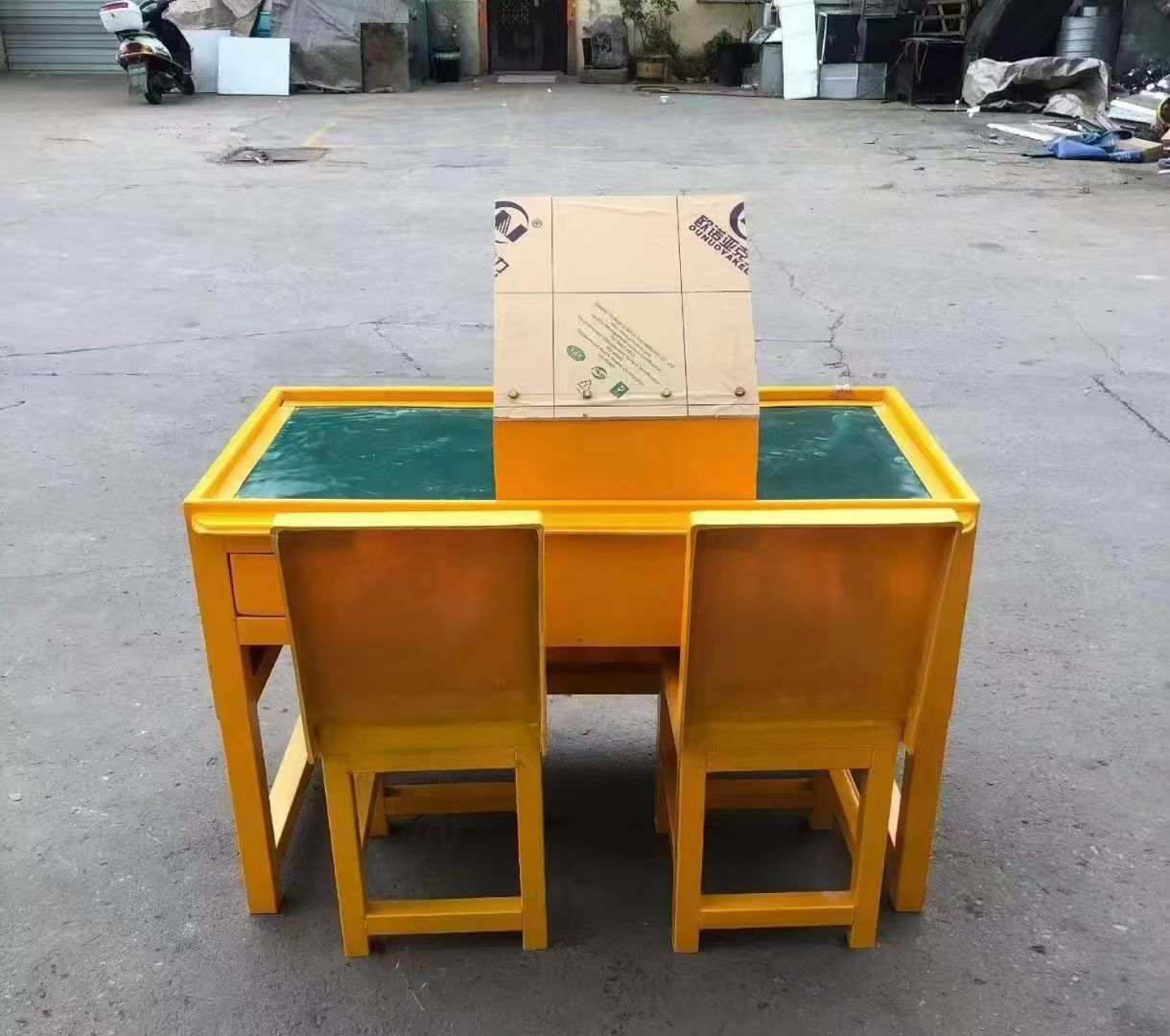 富拉尔基防静电导通桌井下煤矿火工品发放桌：危险品流转的安全守护者